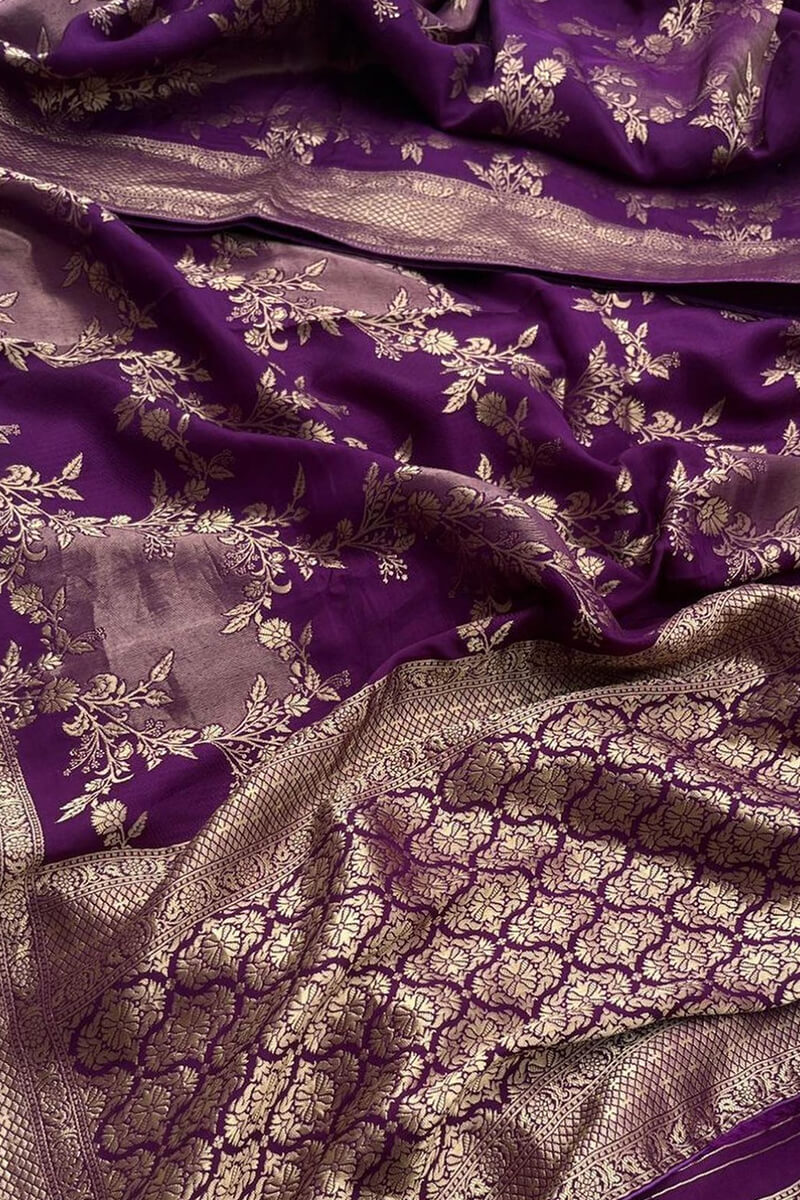 Capricious Purple Soft Silk Saree With Alluring Blouse Piece