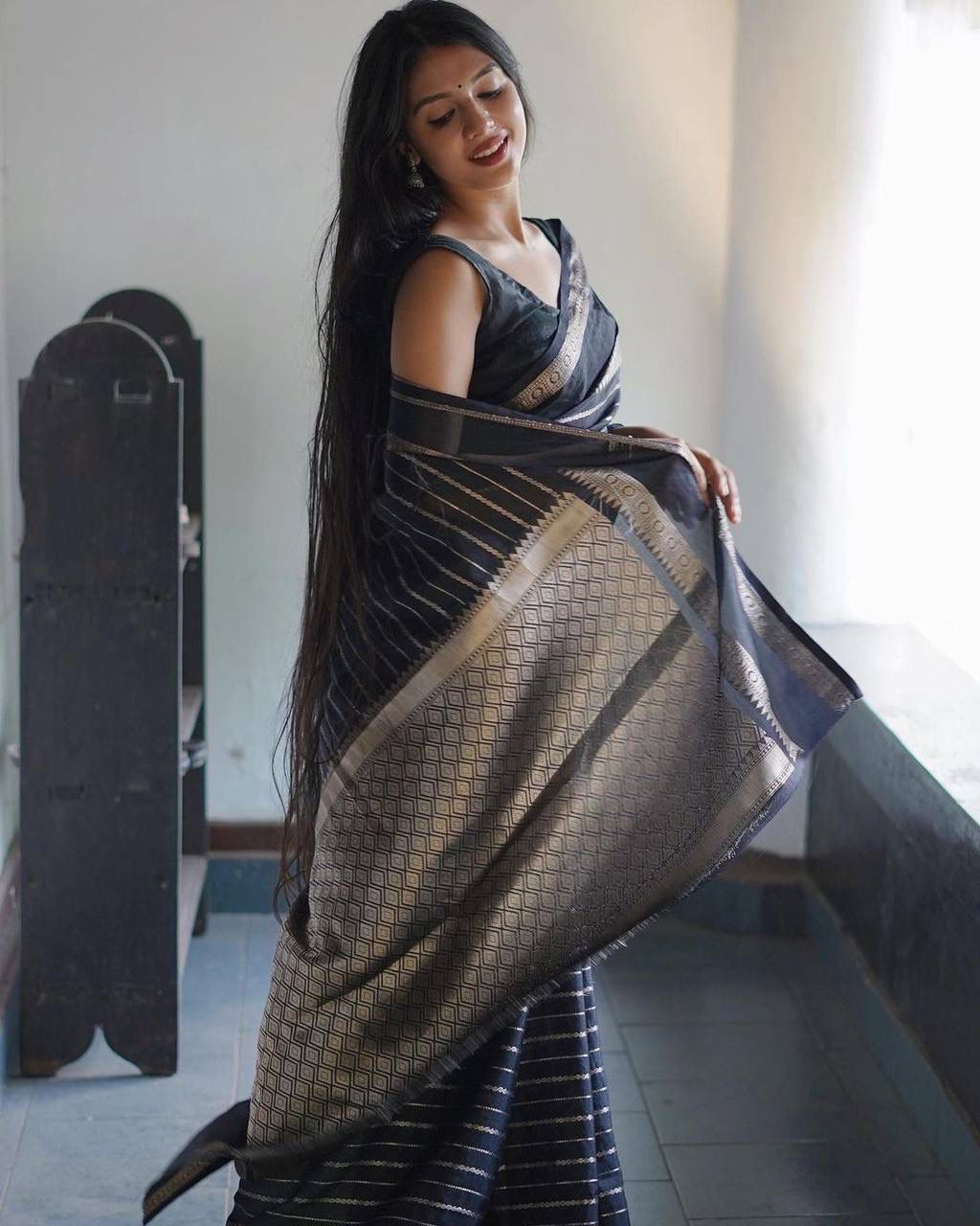 Mellifluous Black Soft Silk Saree With Evocative Blouse Piece
