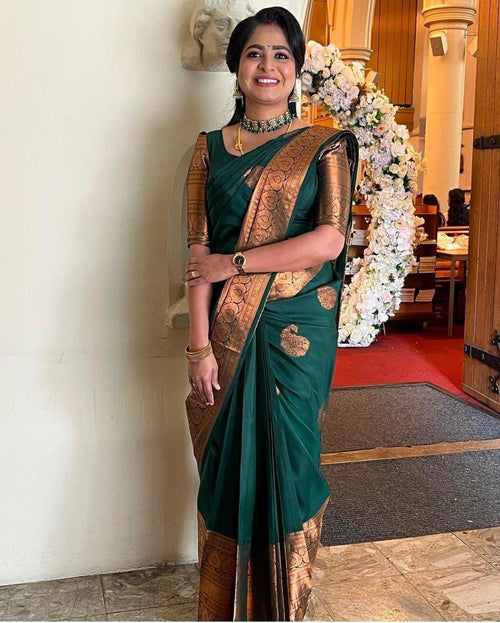 Lovely Green Soft Silk Saree With Gorgeous Blouse Piece