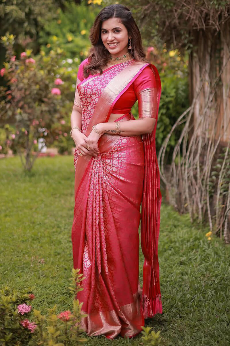 Divine Dark Pink Soft Silk Saree With Denouement Blouse Piece