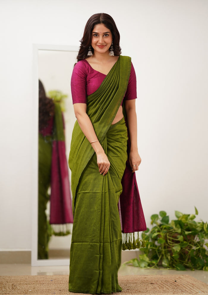 Moiety Green Cotton Silk Saree With Delectable Blouse Piece