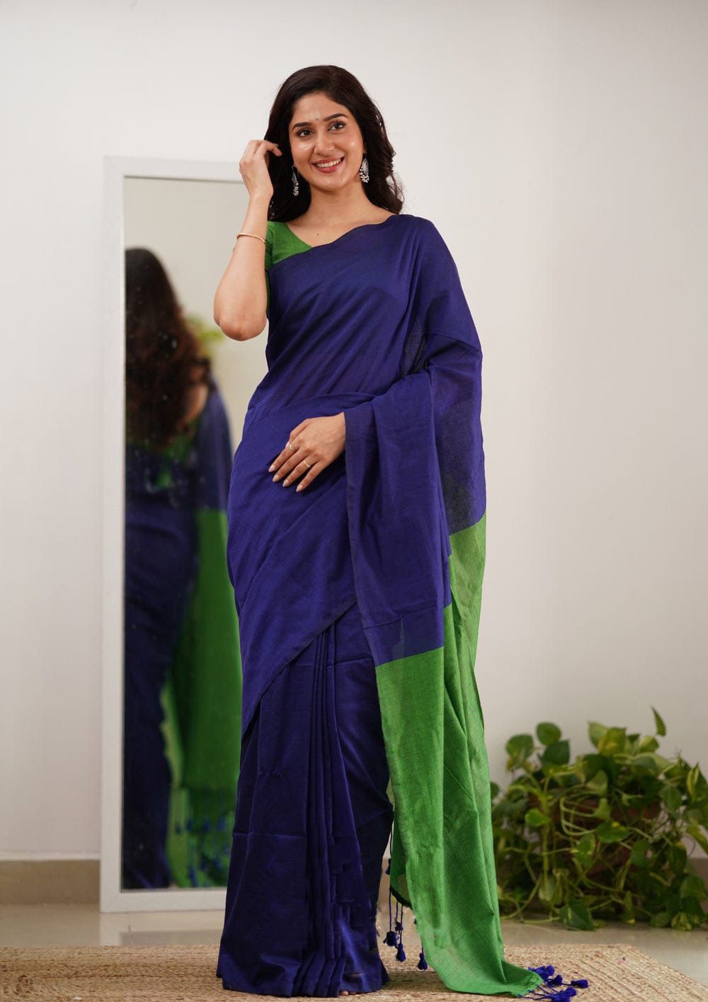 Surpassing Navy Blue Cotton Silk Saree With Blissful Blouse Piece