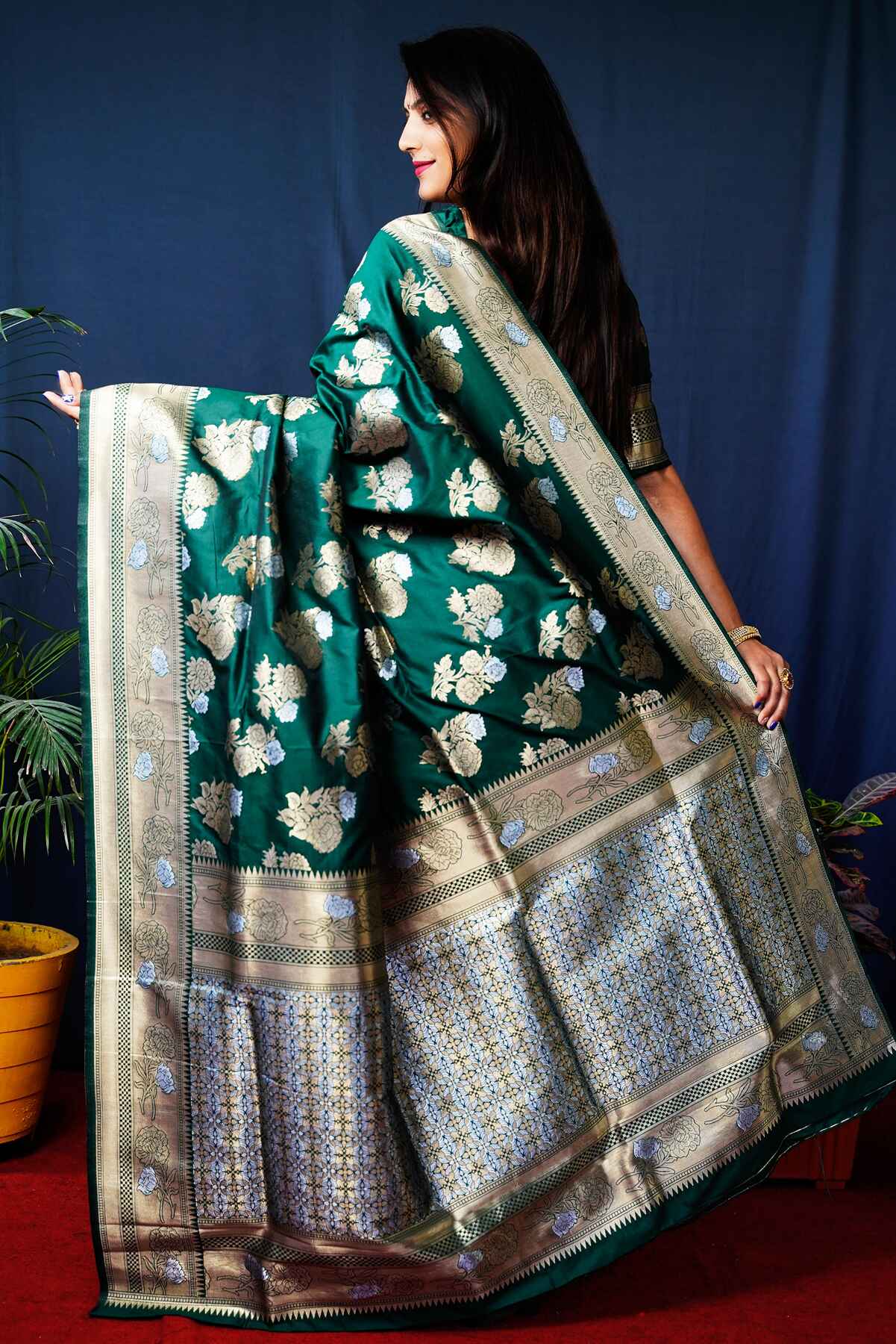 Superb Dark Green Kanjivaram Silk Saree With Glittering Blouse Piece