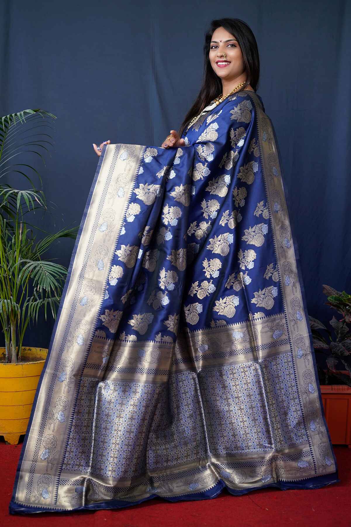 Snazzy Navy Blue Kanjivaram Silk With Glittering Blouse Piece
