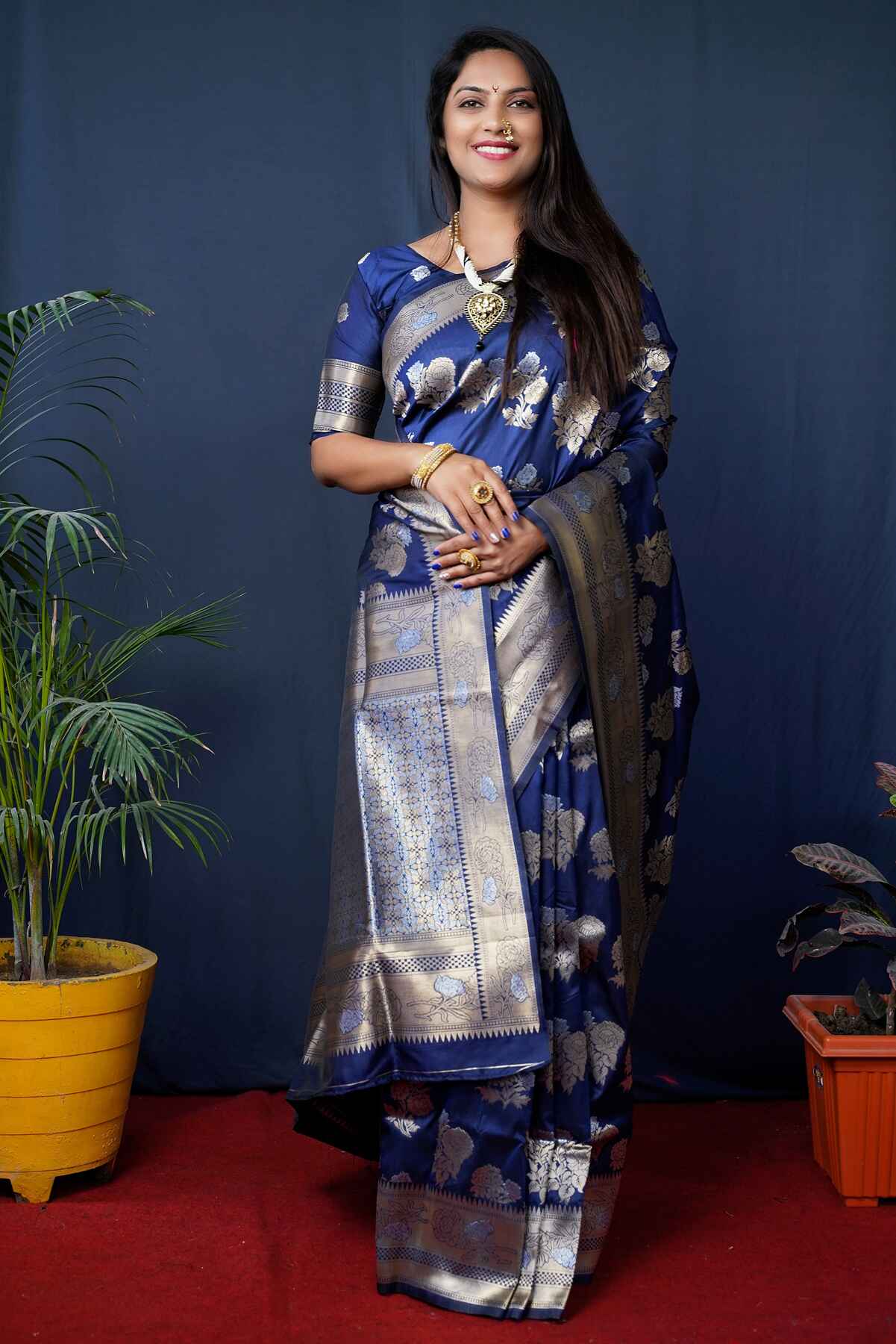 Snazzy Navy Blue Kanjivaram Silk With Glittering Blouse Piece