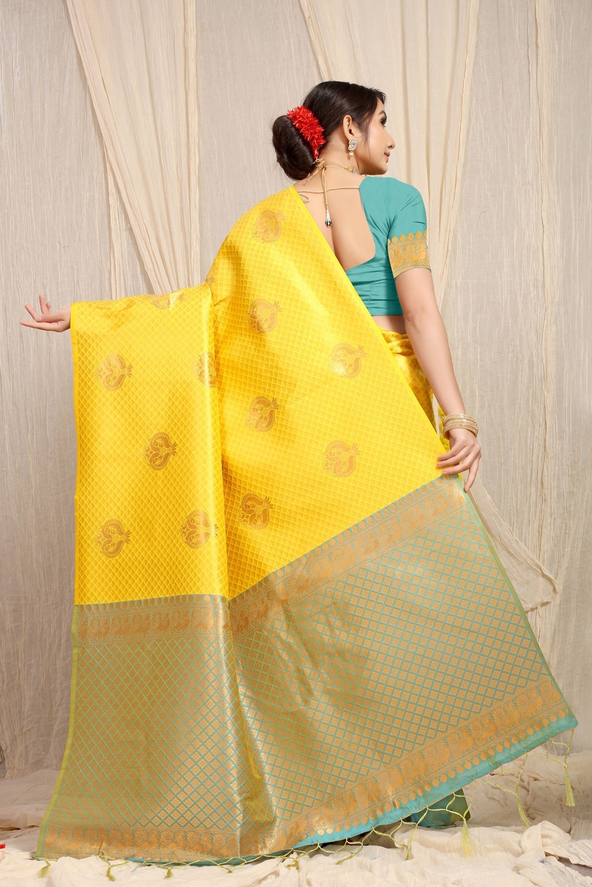 Refreshing Lemon Soft Silk Saree With Incredible Blouse Piece