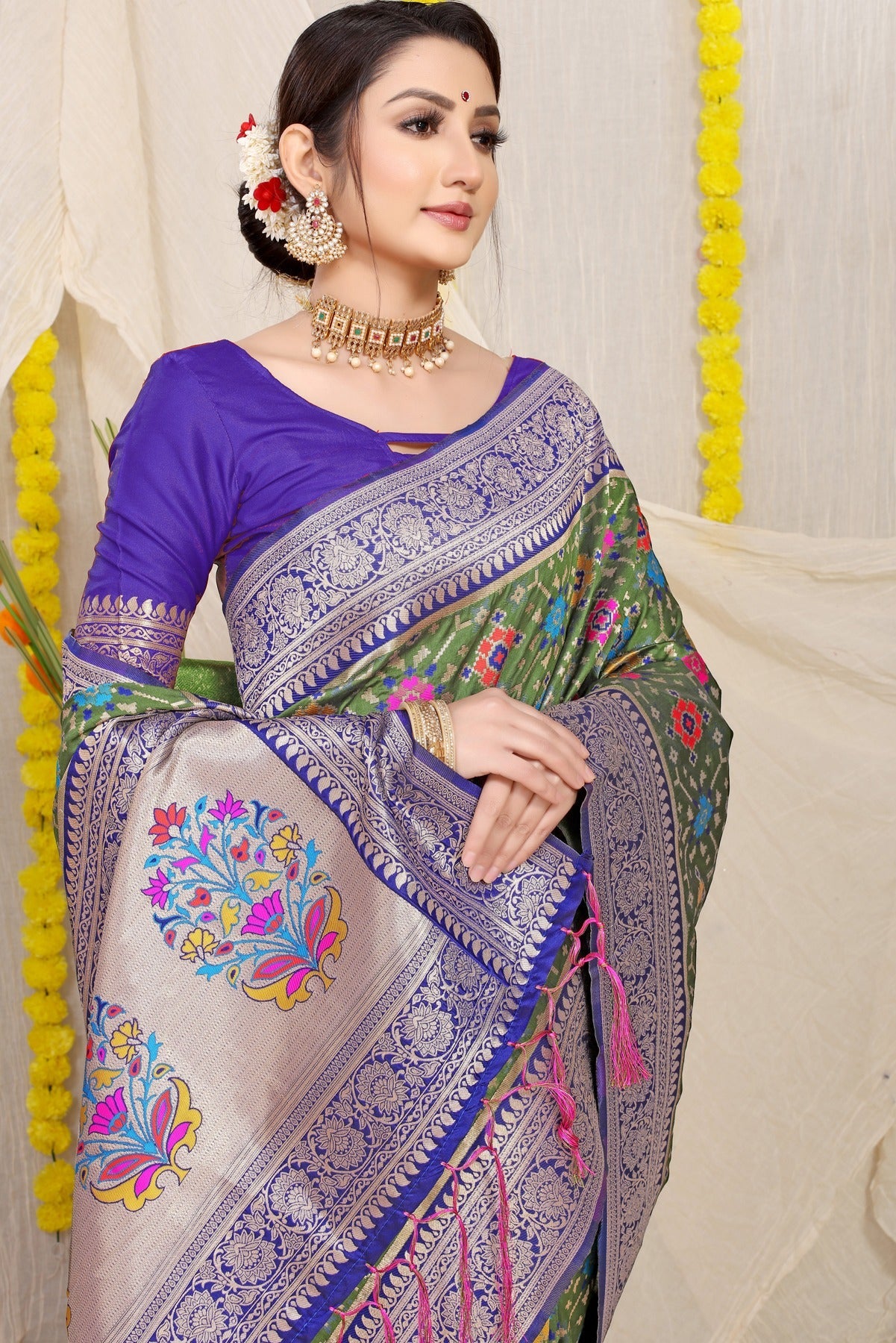 Stylish Green Soft Patola Silk Saree with Demanding Blouse Piece