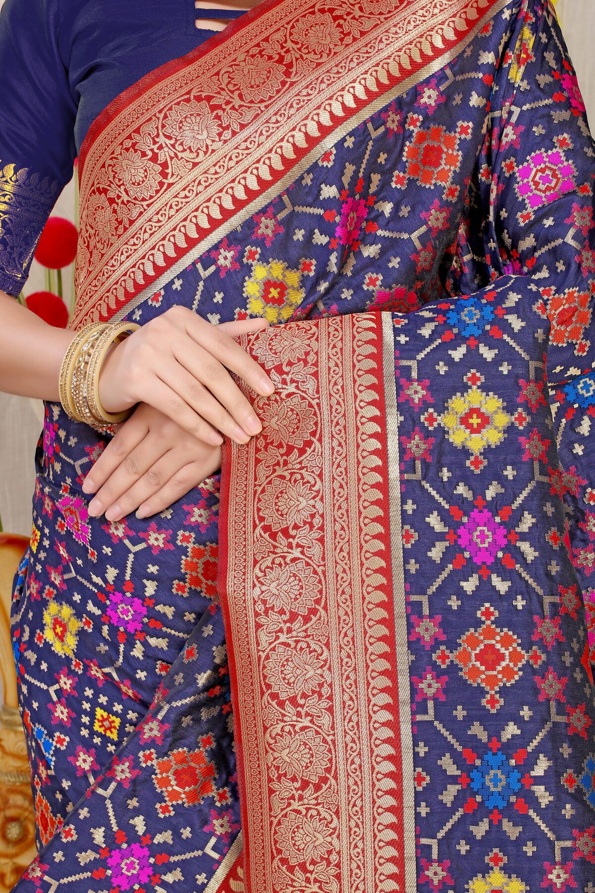 Unique Navy Blue Soft Patola Silk Saree with Demanding Blouse Piece