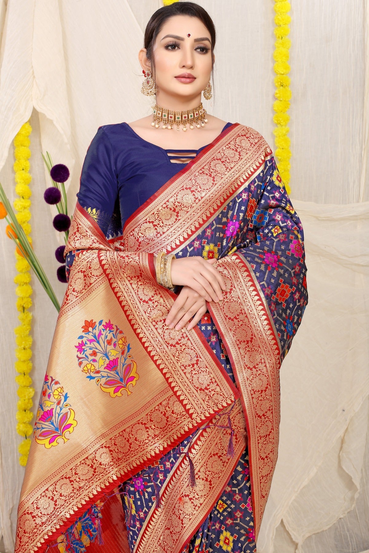 Unique Navy Blue Soft Patola Silk Saree with Demanding Blouse Piece