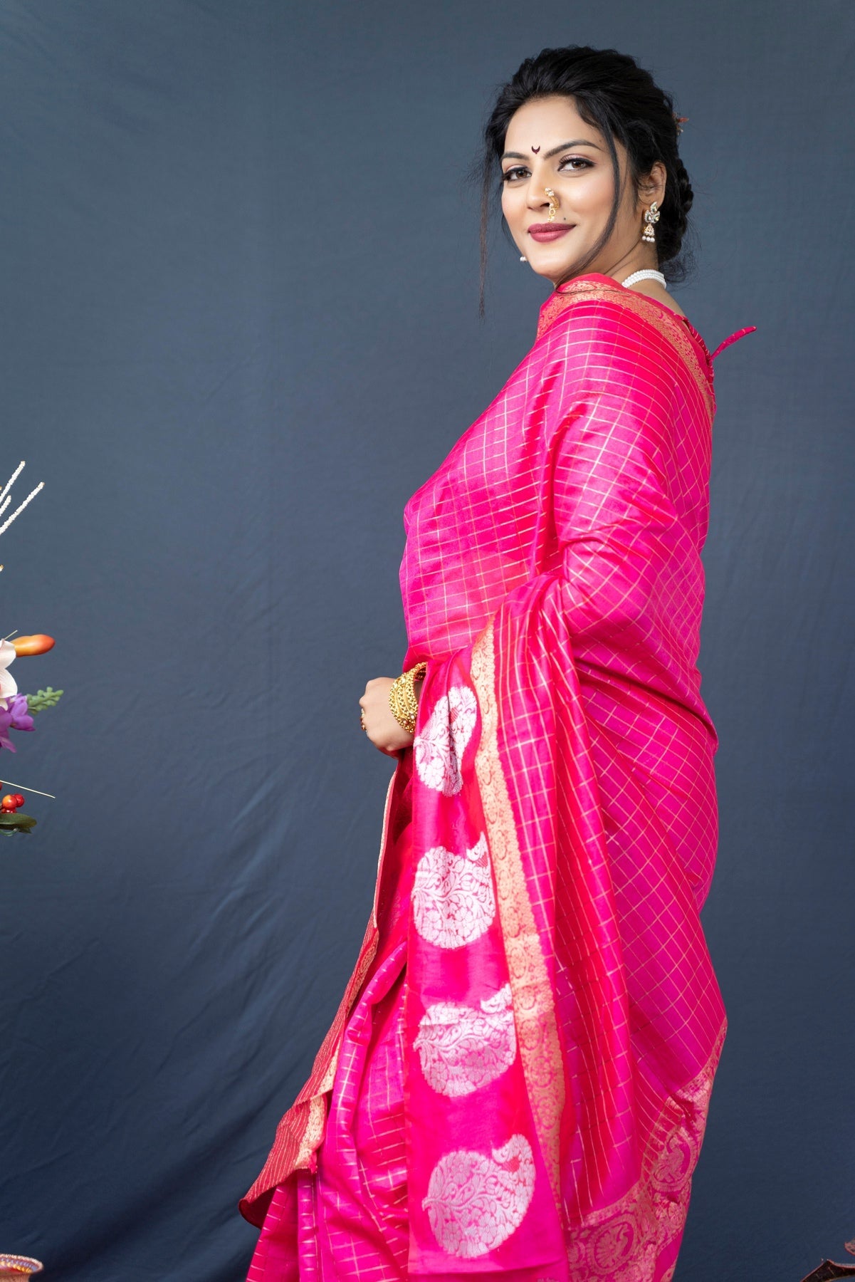 Embrocation Dark Pink Linen Silk Saree With Radiant Blouse Piece