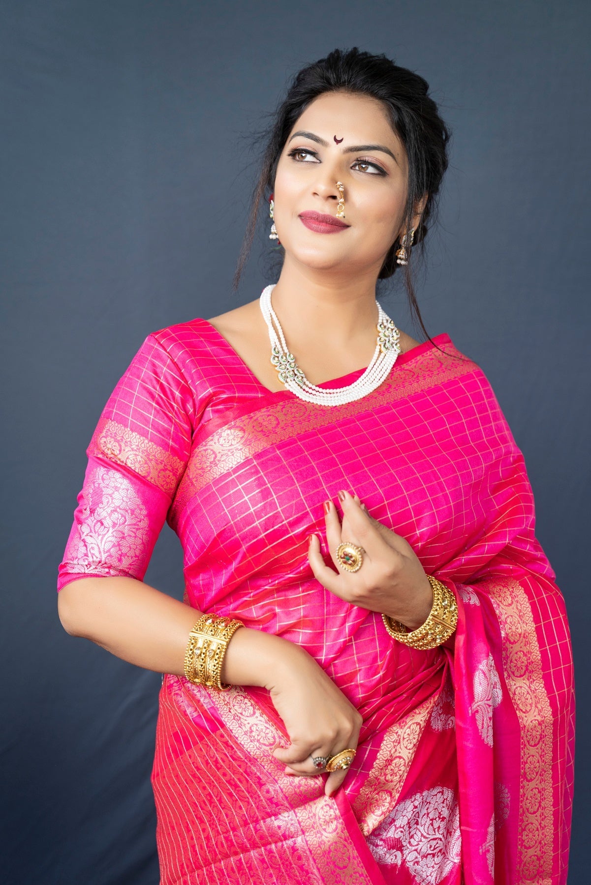 Embrocation Dark Pink Linen Silk Saree With Radiant Blouse Piece