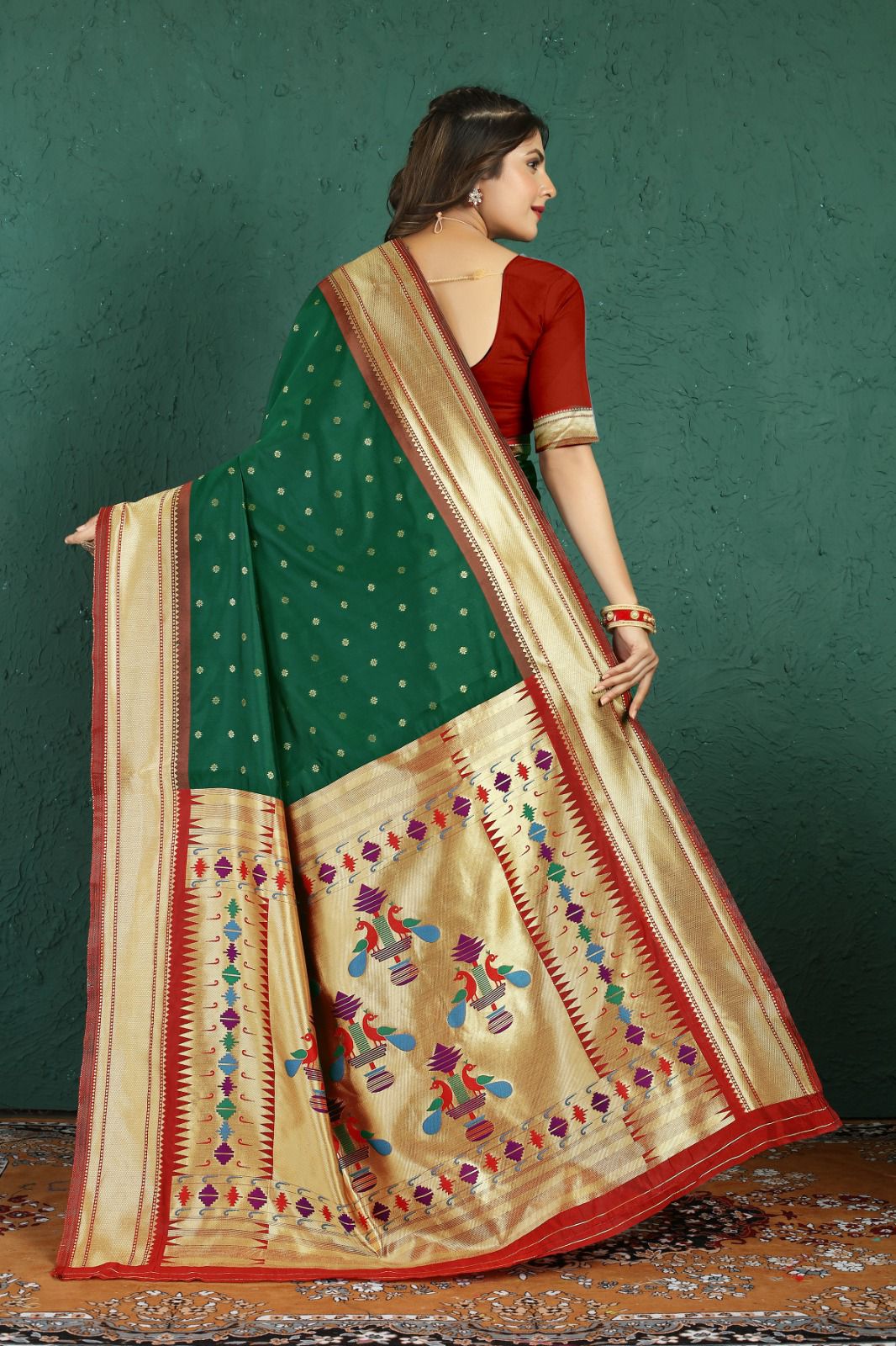 Marvellous Dark Green Paithani Silk Saree With Flattering Blouse Piece