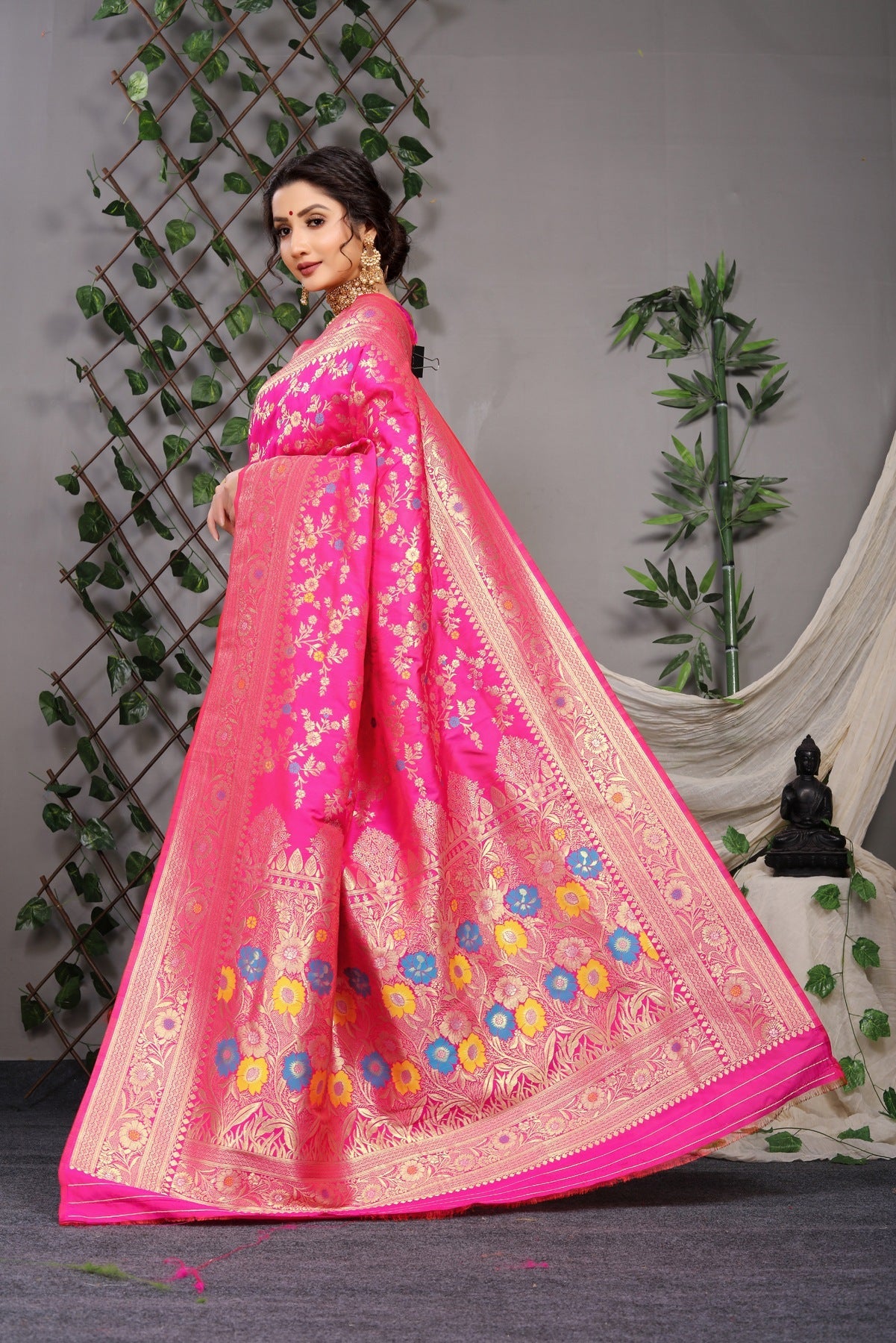 Susurrous Dark Pink Banarasi Silk Saree With Skinny Blouse Piece
