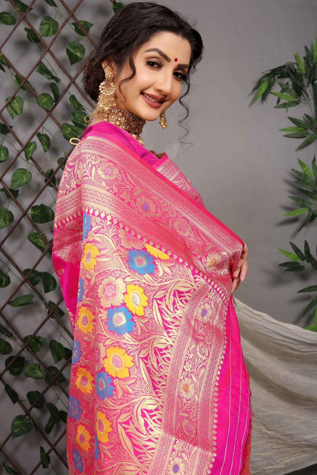 Susurrous Dark Pink Banarasi Silk Saree With Skinny Blouse Piece