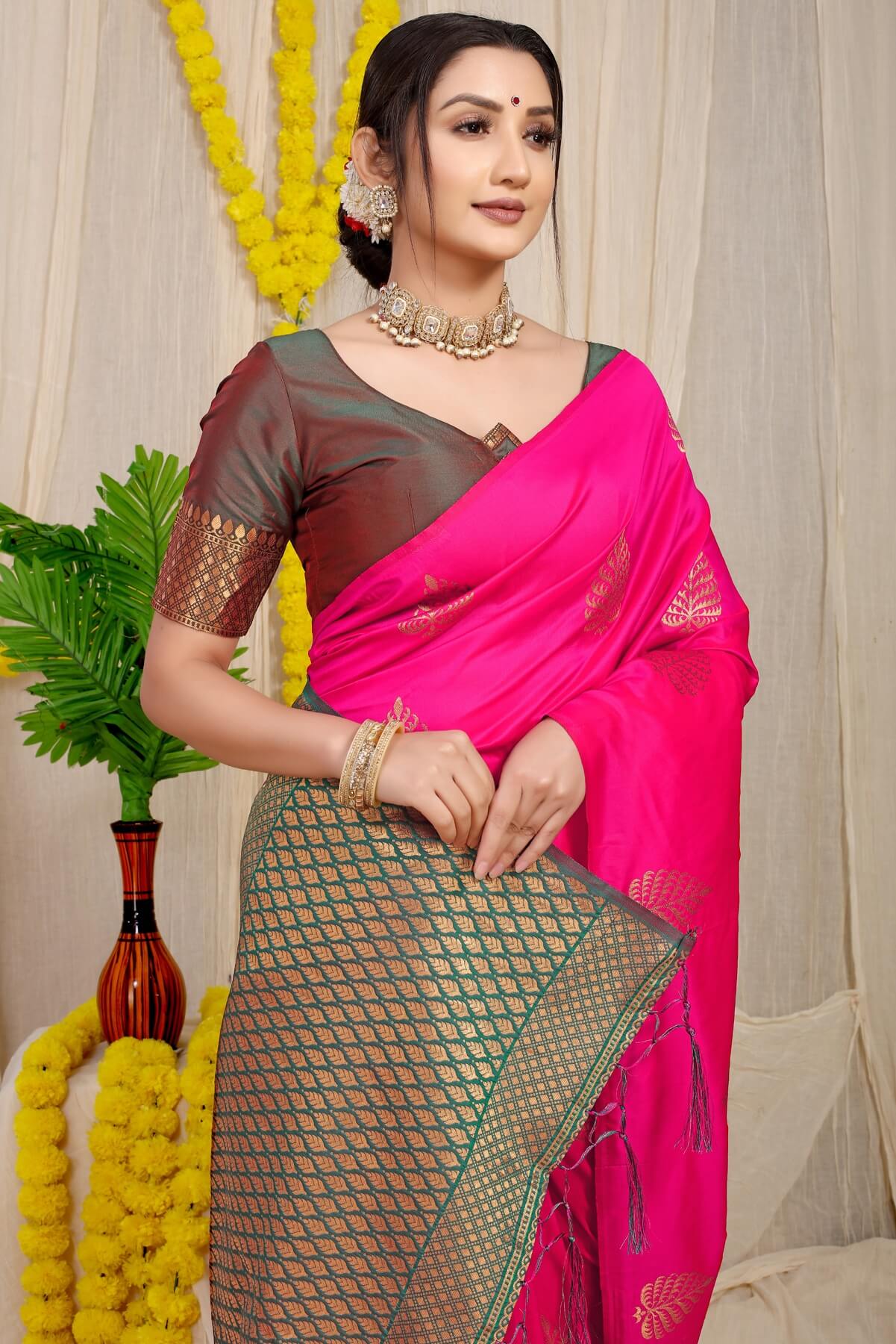 Wonderful Dark Pink Soft Banarasi Silk Saree With Lissome Blouse Piece