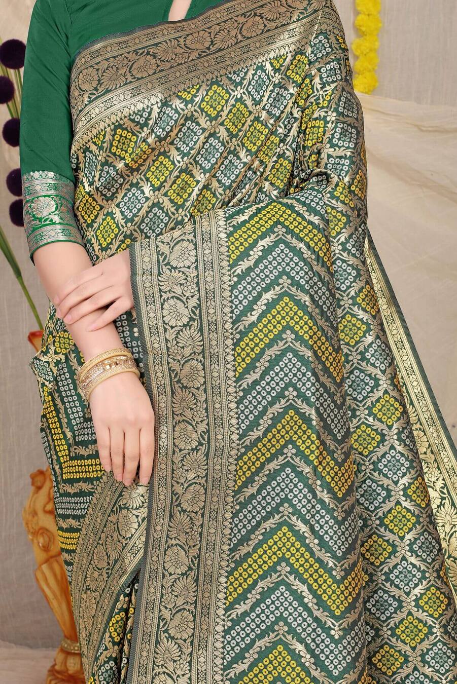 Propinquity Dark Green Soft Banarasi Silk Saree With Beautiful Blouse Piece