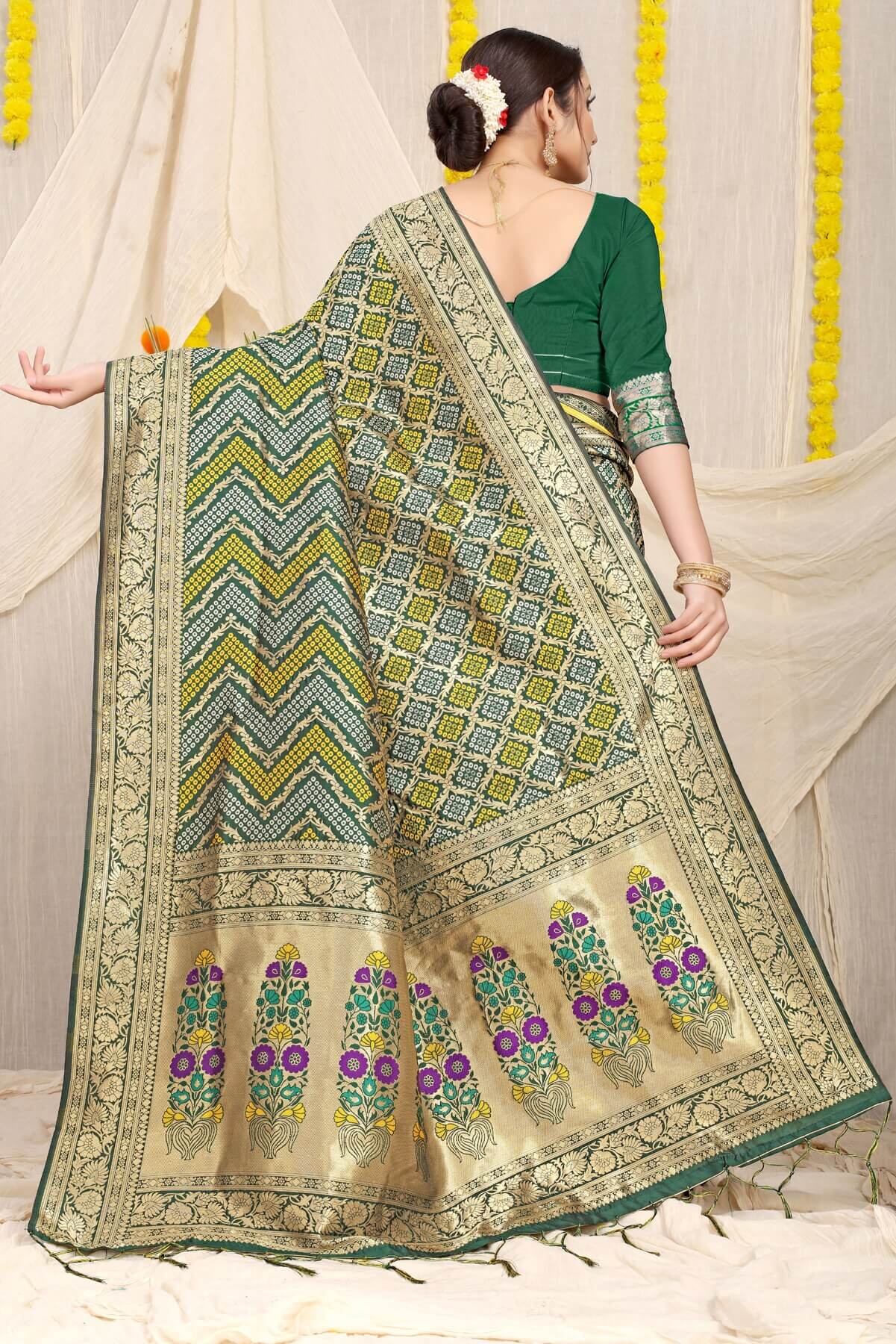 Propinquity Dark Green Soft Banarasi Silk Saree With Beautiful Blouse Piece