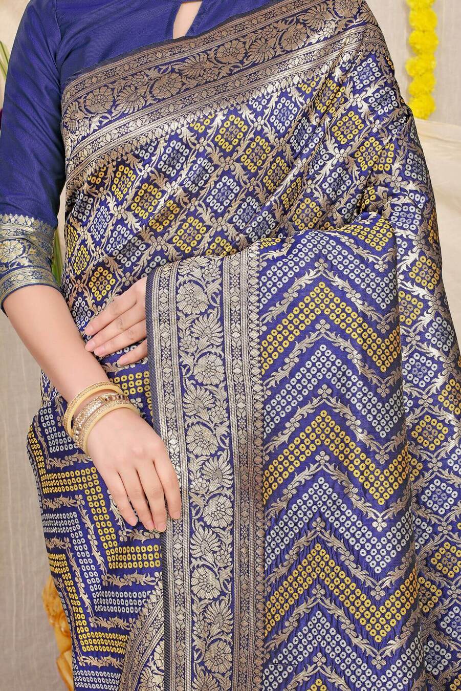 Staggering Navy Blue Soft Banarasi Silk Saree With Beautiful Blouse Piece