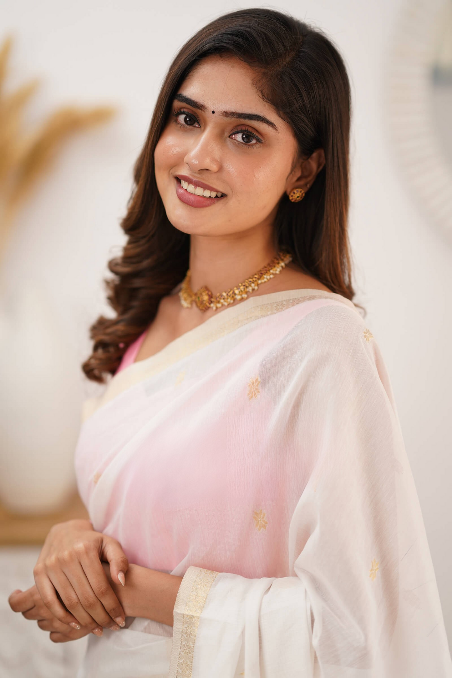 Outstanding White Cotton Silk Saree With Deserving Blouse Piece