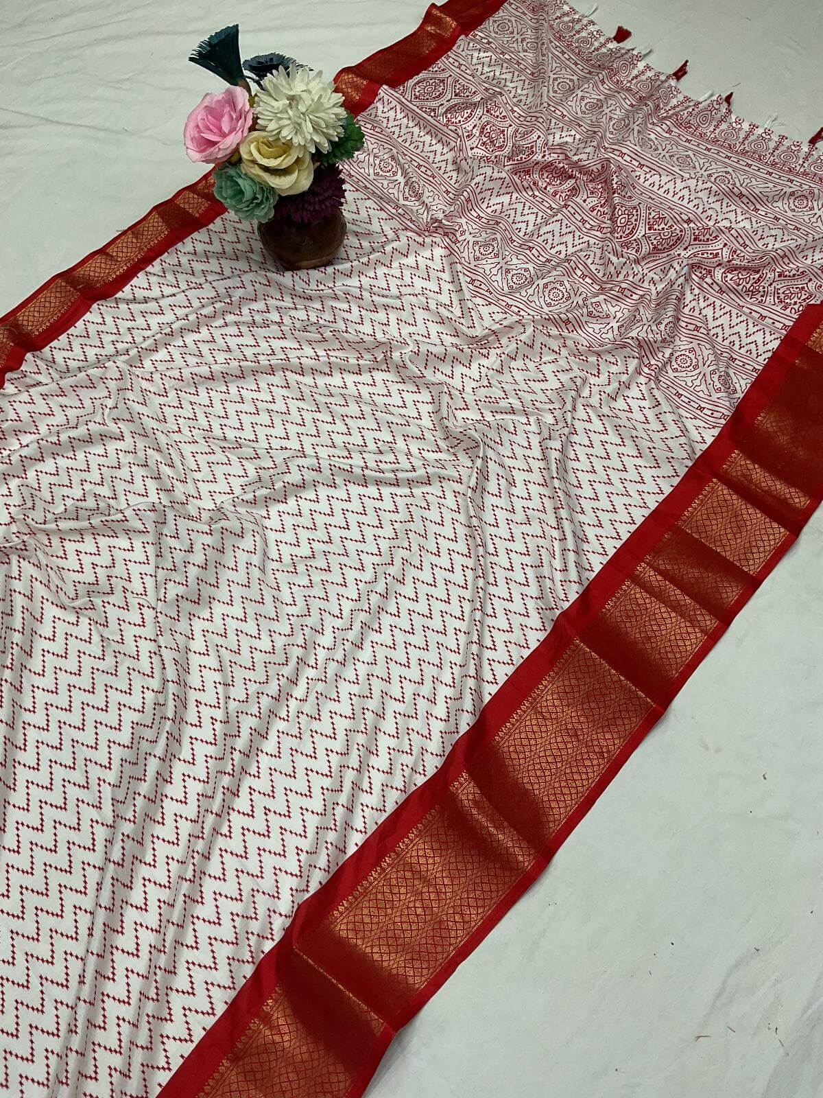 Fugacious Off White Digital Printed Dola Silk Saree With Dissemble Blouse Piece