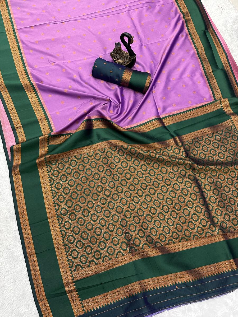 Incredible Lavender Soft Banarasi Silk Saree With Pulsating Blouse Piece