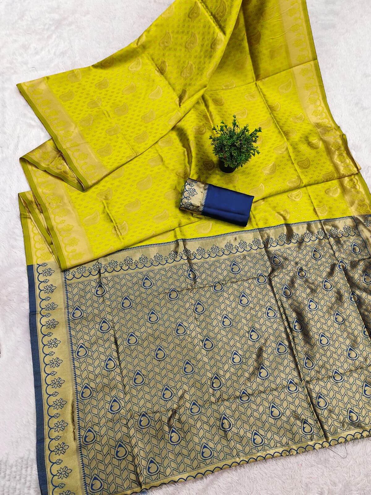 Brood Yellow Soft Silk Saree With Ineffable Blouse Piece
