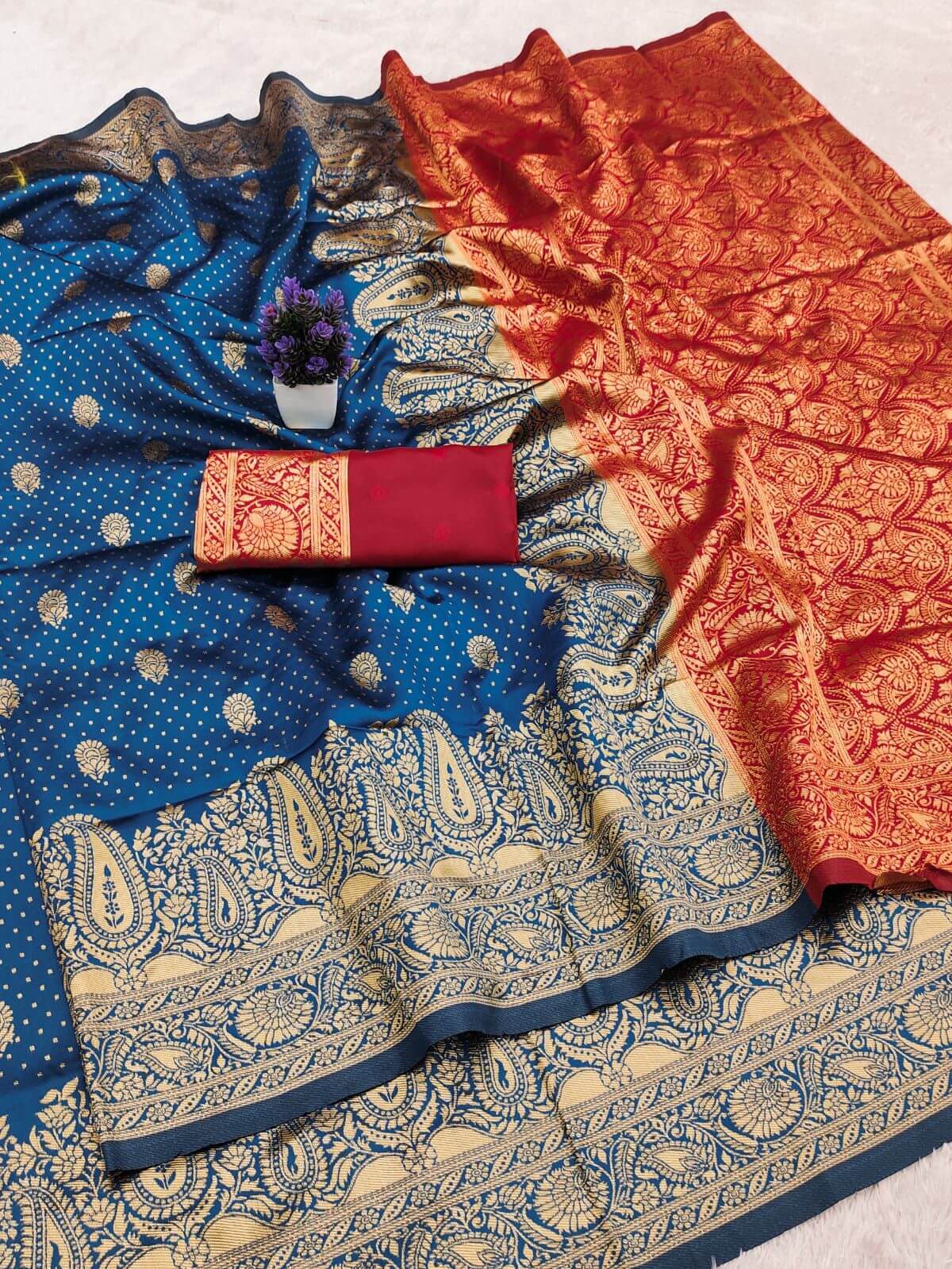 Vestigial Blue Soft Silk Saree With Jubilant Blouse Piece
