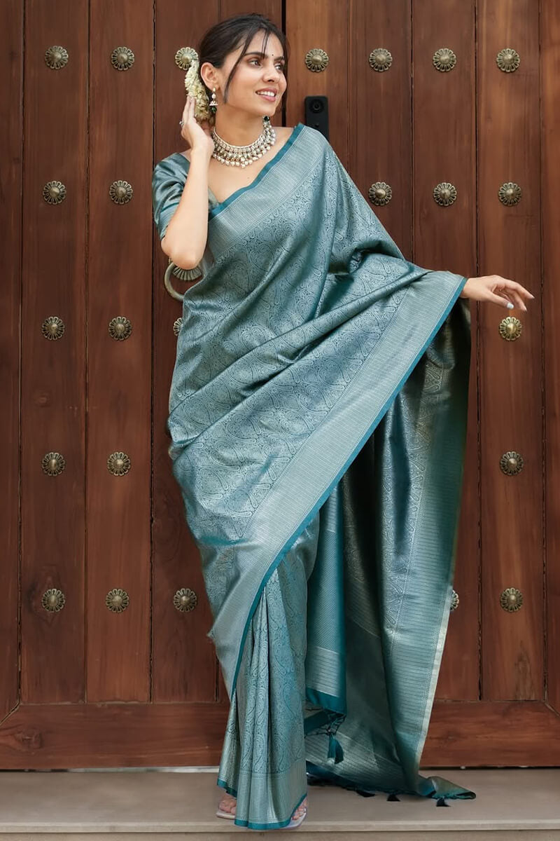 Desiring Rama Soft Silk Saree With Staggering Blouse Piece
