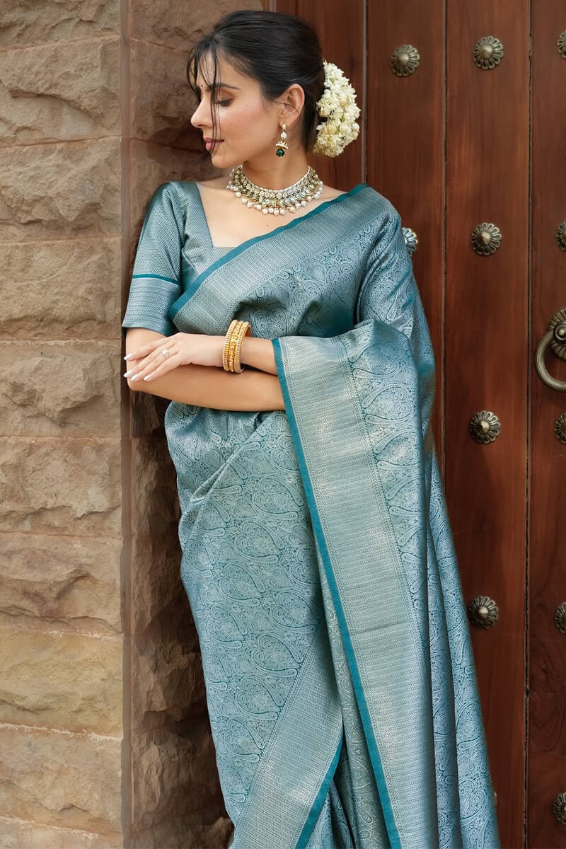 Desiring Rama Soft Silk Saree With Staggering Blouse Piece