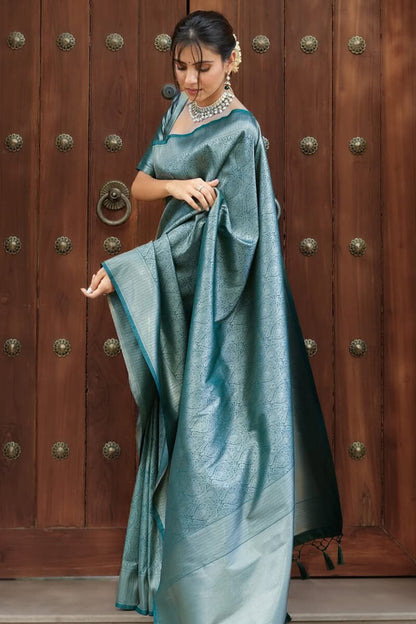 Desiring Rama Soft Silk Saree With Staggering Blouse Piece