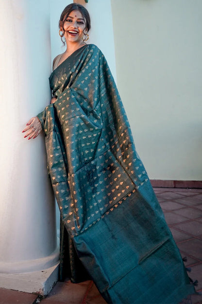 Fantabulous Rama Soft Silk Saree With Arresting Blouse Piece