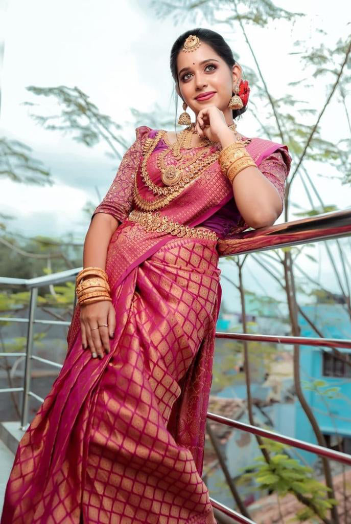 Desuetude Dark Pink Soft Silk Saree With Tempting Blouse Piece