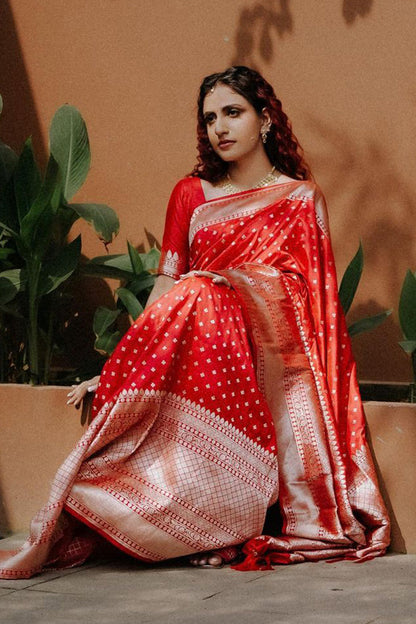 Intricate Red Soft Silk Saree With Delightful Blouse Piece