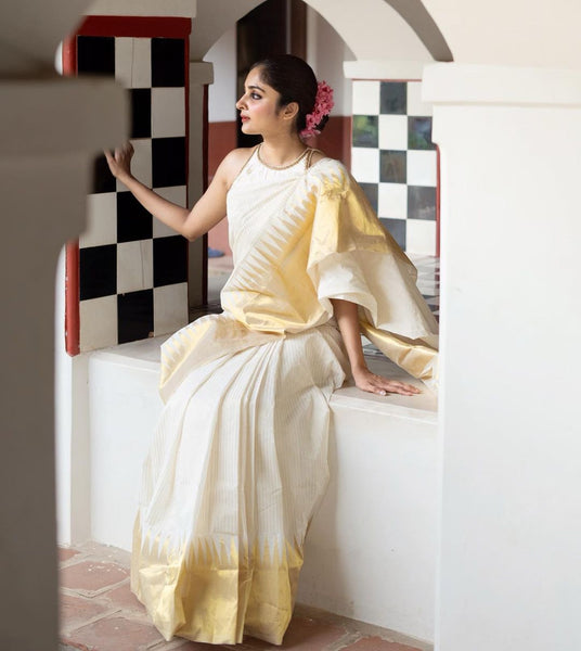 Wonderful Off White Soft Silk Saree With Amazing Blouse Piece