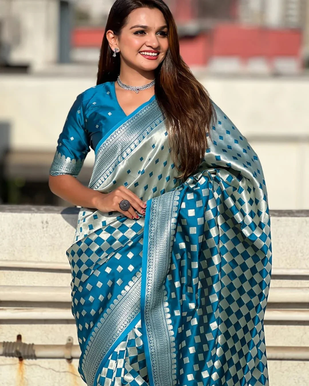 Beguiling Firozi Soft Silk Saree With Dazzling Blouse Piece
