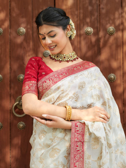Delectable Beige Soft Silk Saree With Smashing Blouse Piece