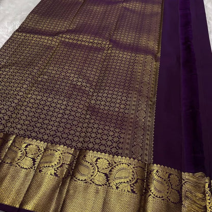 Luxuriant Purple Soft Banarasi Silk Saree With Resplendent  Blouse Piece