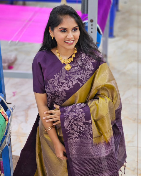 Outstanding Golden Soft Silk Saree With Sumptuous Blouse Piece