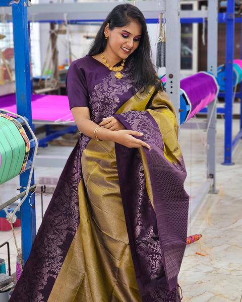 Outstanding Golden Soft Silk Saree With Sumptuous Blouse Piece