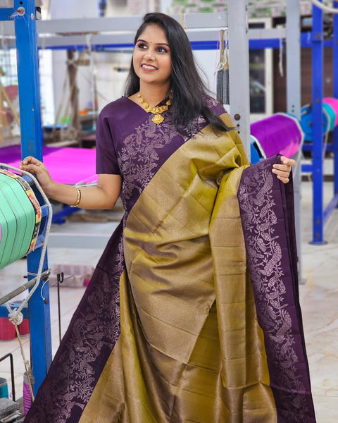 Outstanding Golden Soft Silk Saree With Sumptuous Blouse Piece