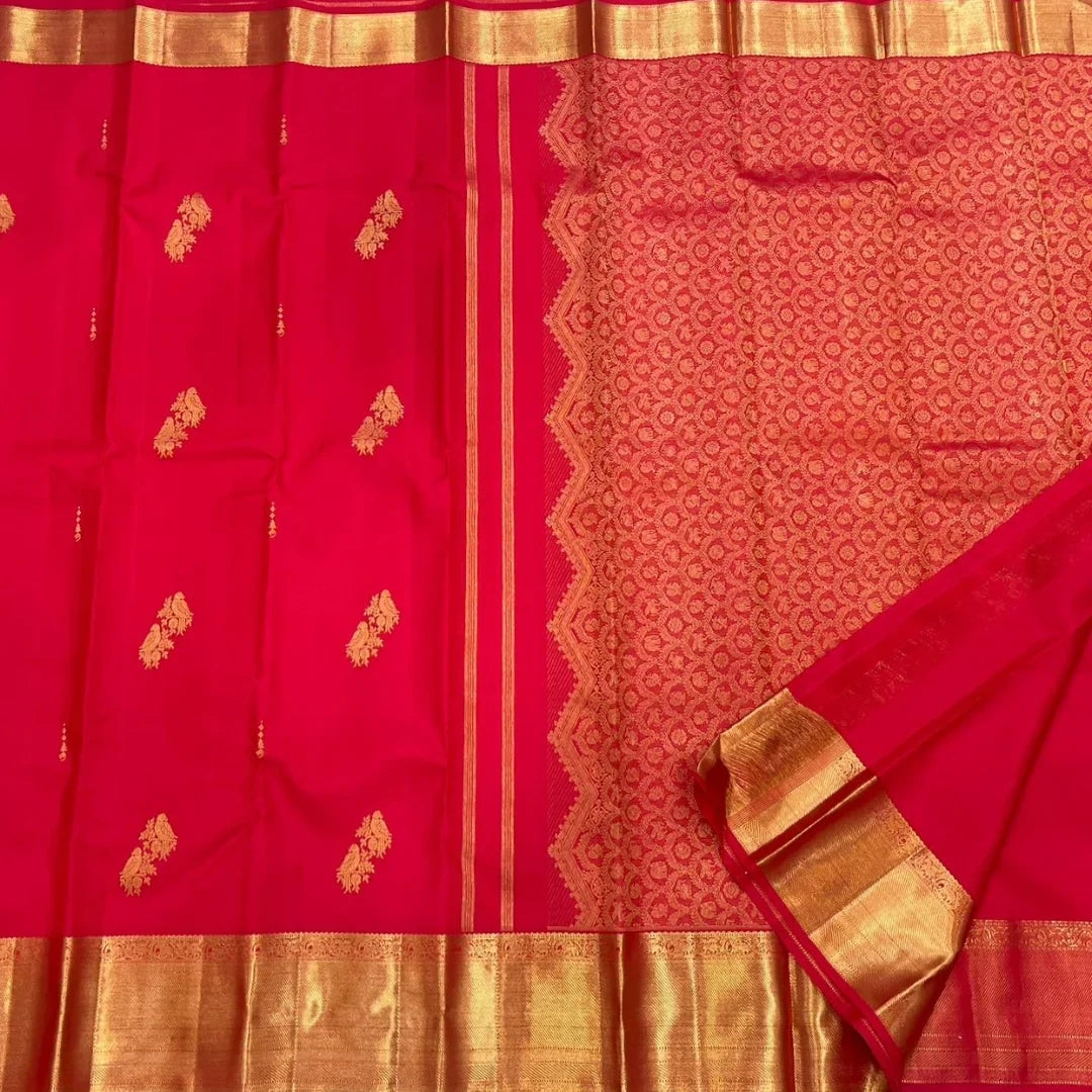 Exemplary Red Soft Banarasi Silk Saree With Forbearance Blouse Piece