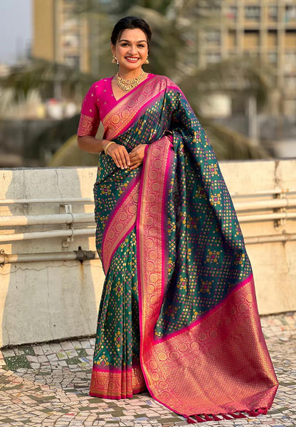 Fantabulous Dark Green Soft Silk Saree With Transcendent Blouse Piece
