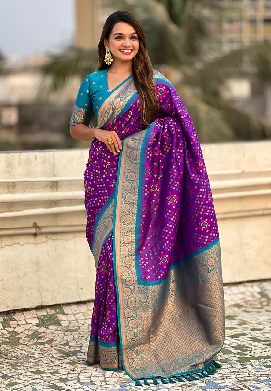 Engrossing Purple Soft Silk Saree With Marvellous Blouse Piece