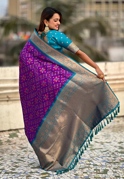 Engrossing Purple Soft Silk Saree With Marvellous Blouse Piece