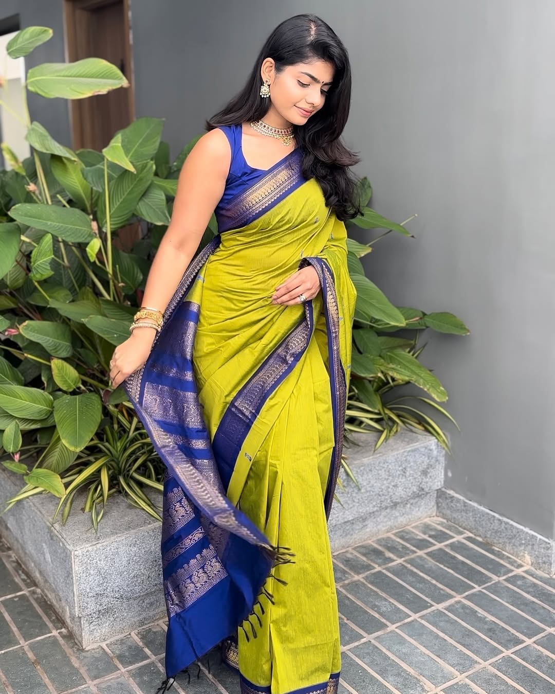 Classy Parrot Soft Silk Saree With Energetic Blouse Piece