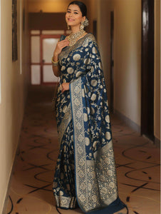 Desultory Navy Blue Soft Silk Saree With Lissome Blouse Piece