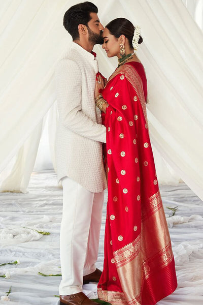 Staring Red Soft Silk Saree With Delightful Blouse Piece