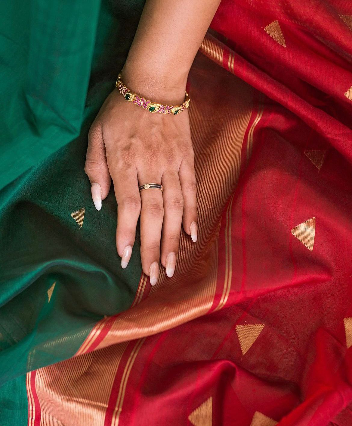 Panoply Green Soft Silk Saree With Magnetic Blouse Piece