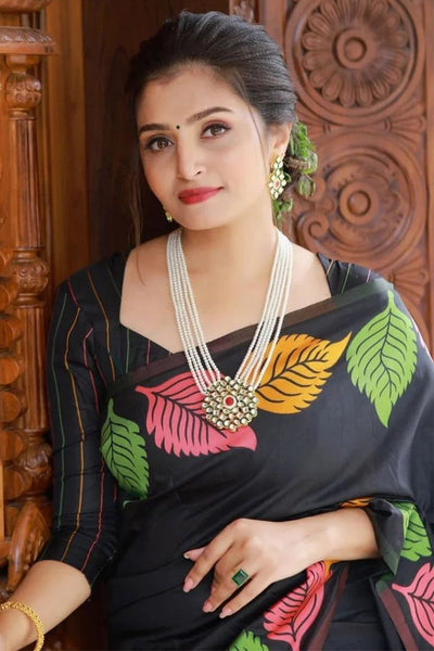 Pretty Black Soft Silk Saree With Beautiful Blouse Piece