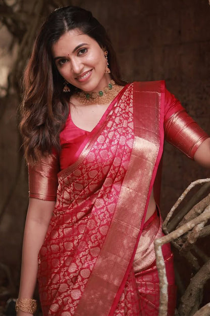 Divine Dark Pink Soft Silk Saree With Denouement Blouse Piece